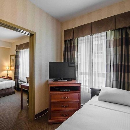 Quality Inn & Suites Grande Prairie Esterno foto