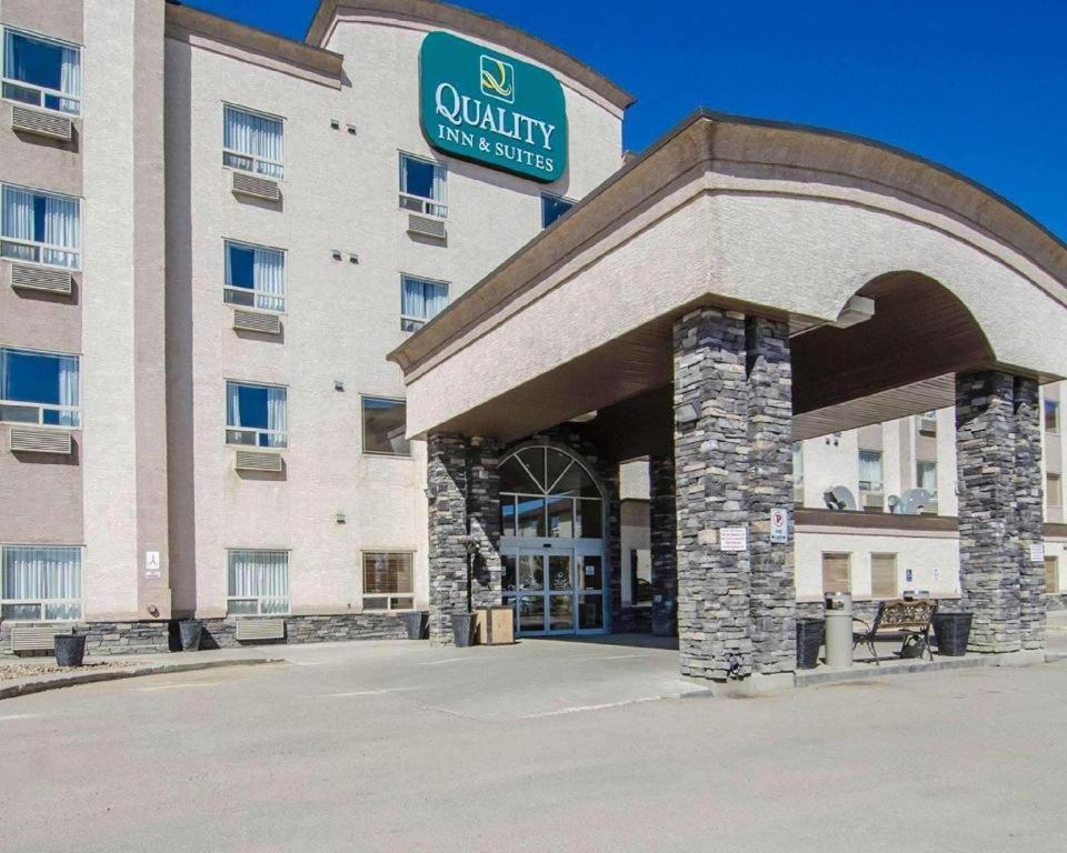 Quality Inn & Suites Grande Prairie Esterno foto